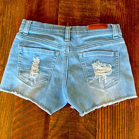 Lot of 2 pair of Pinc Distressed Jean Shorts Size 8 - Picture 5 of 7